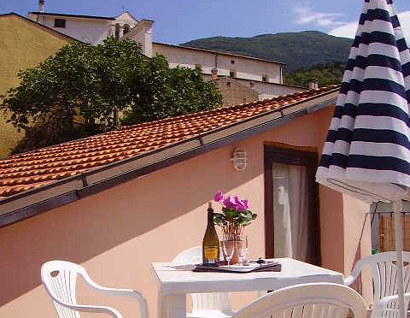 Dining on the roof terrace at Casa Rosa